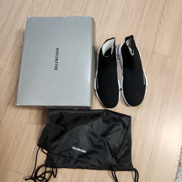 (새상품) 발렌시아가 스피드 트레이너