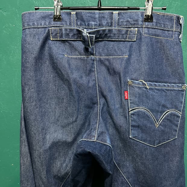 리바이스 신치백 엔지니어드진 30
