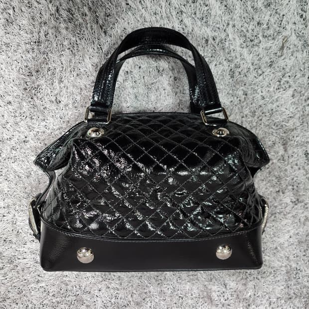 돌체앤가바나 페이턴트 퀼팅 토트백