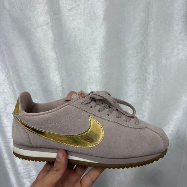 나이키 클래식 코르테즈 스니커즈 사이즈235 