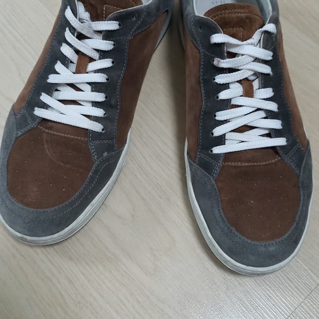 정품 일레븐티 스웨이드 스니커즈 Eleventy