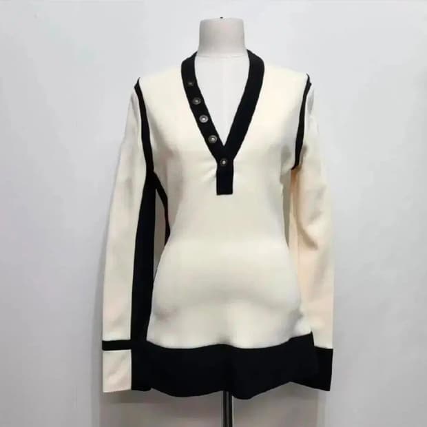 발렌시아가 멀티컬러 V넥 긴소매 탑
