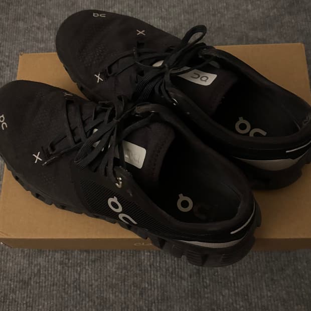 온 러닝 클라우드 X 3 블랙 275