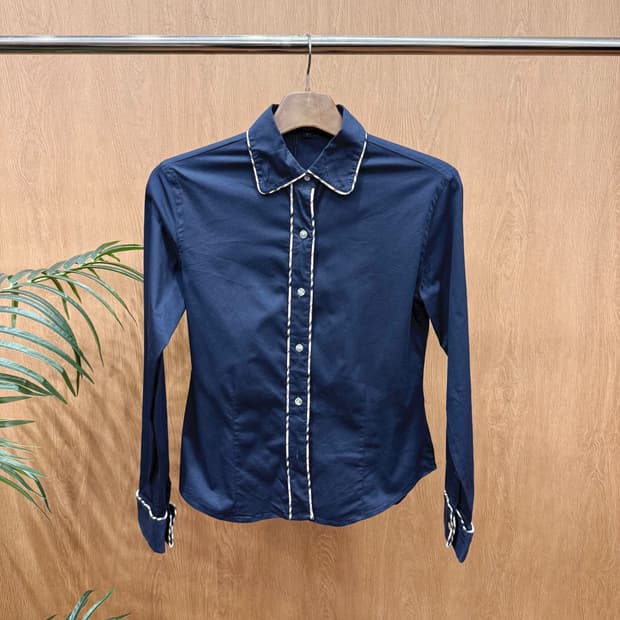 버버리 런던 긴팔 셔츠 배색 파이핑 디테일 슬림핏 네이비