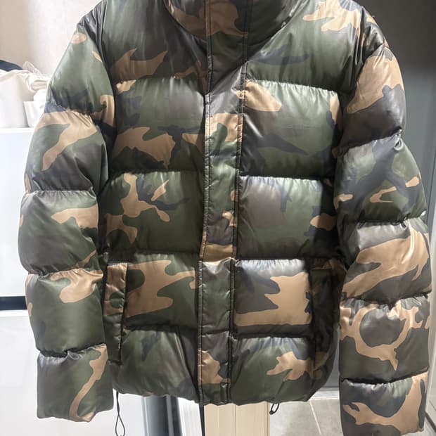 칼하트 카모플라쥬 구스다운 데밍 자켓 m