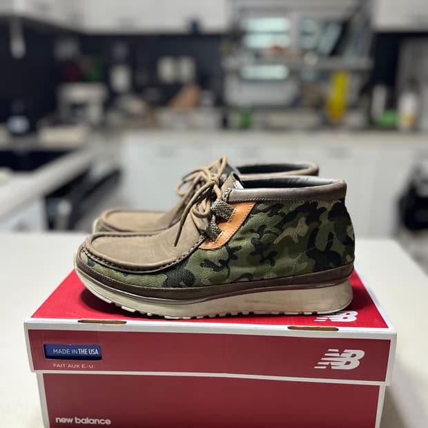 클락스x아트모스 토우이어 스카이 카모 부츠