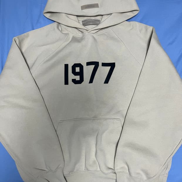 피오갓 에센셜 1977 후드