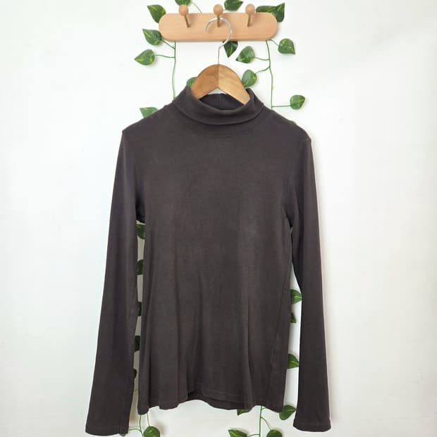 딥브라운 목폴라 슬리브