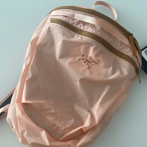 아크테릭스 헬리아드 15 라이트 헤이즐넛