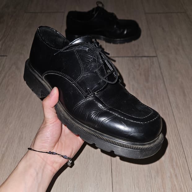 닥터마틴 스퀘어토 made in england