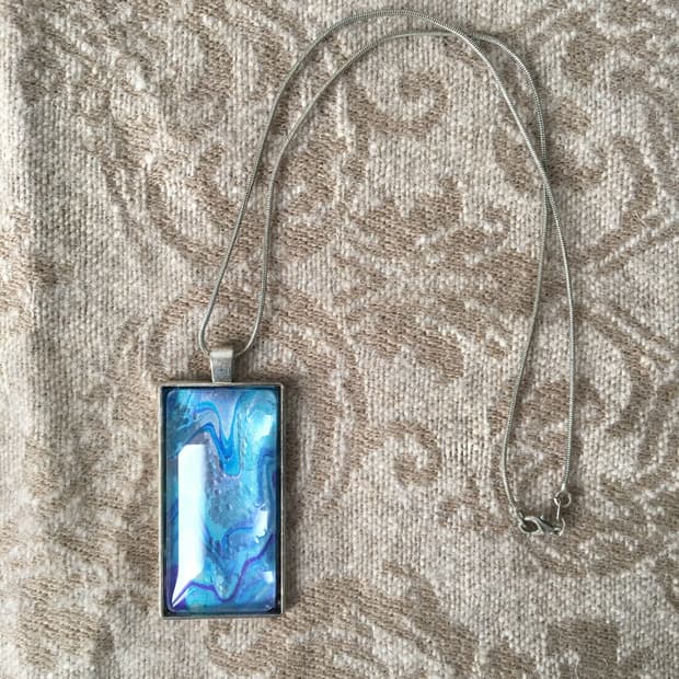 pendent necklace
