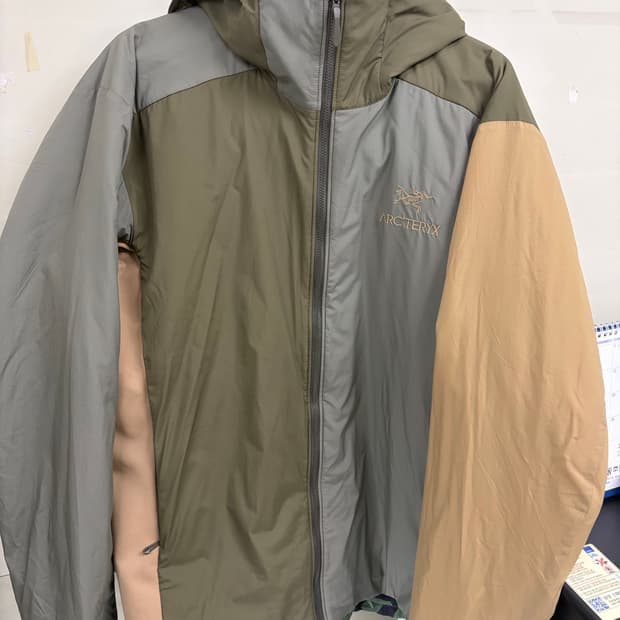 아크테릭스 아톰후디 L 판매합니다