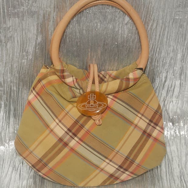 비비안웨스트우드 타탄체크 빅버튼 핸드백