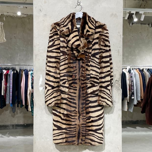 살바토레 페라가모 타이거 리얼 레더 레빗 퍼 코트