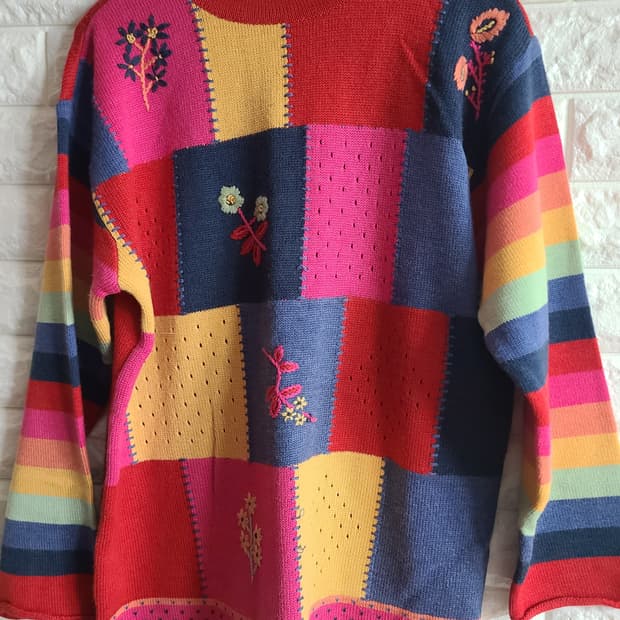 기비 꽃자수 니트 스웨터(55-66)