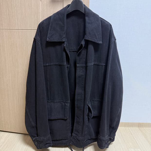 솔리드 옴므 데님 자켓 흑청