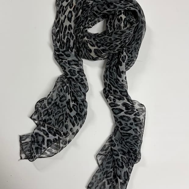 무채색 갸루 시스루 목도리 레오파드 호피 머플러