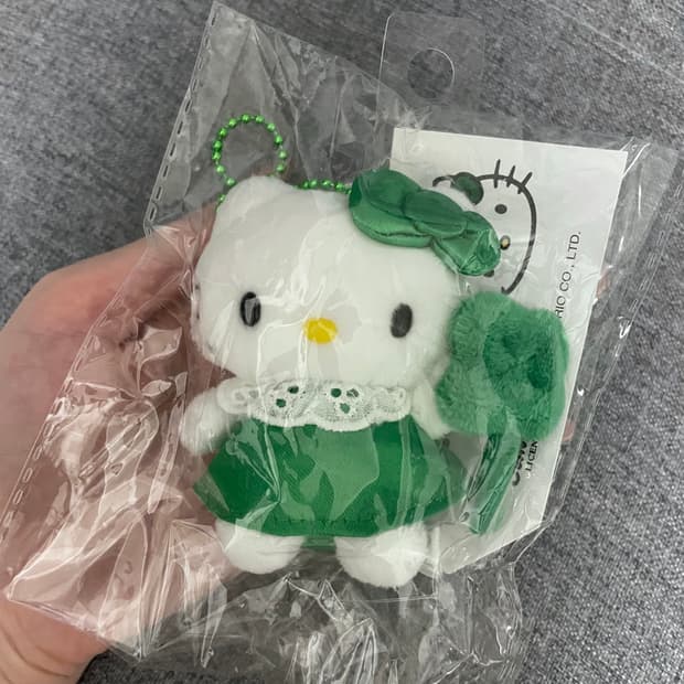 헬로키티 50주년 네잎클로버 키링 행운