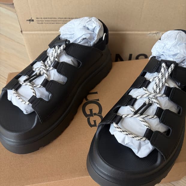 풀박) Ugg 어그 골든글로우 스토퍼 샌들 블랙 240