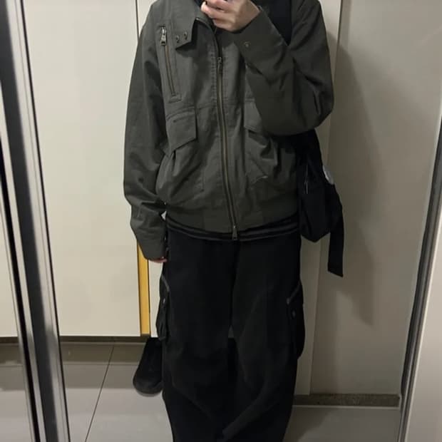 새상품 아캄 Zippered High Neck Jacket 카키 2사이즈