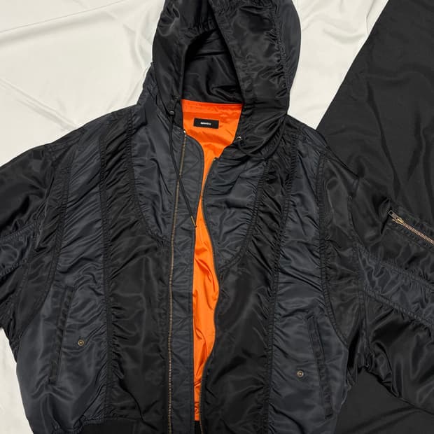 [L] MNGU Hooded Ma-1