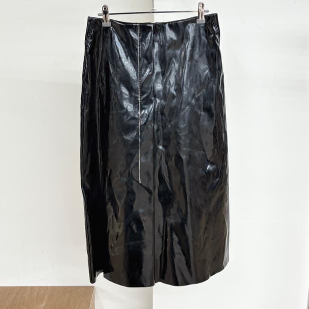 마르니 블랙 페이던트 레더 미디 스커트