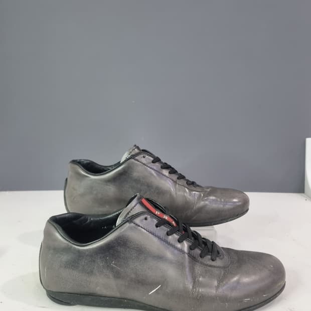 프라다 6 실버 빈티지 스니커즈