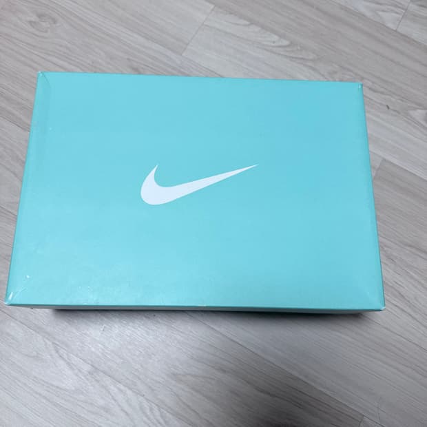 나이키 티파니 포스 박스 265미리