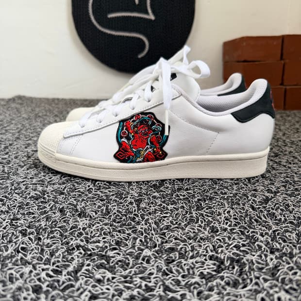 아디다스 슈퍼스타 '풍신뇌신' 커스텀 에디션 (White/Black)