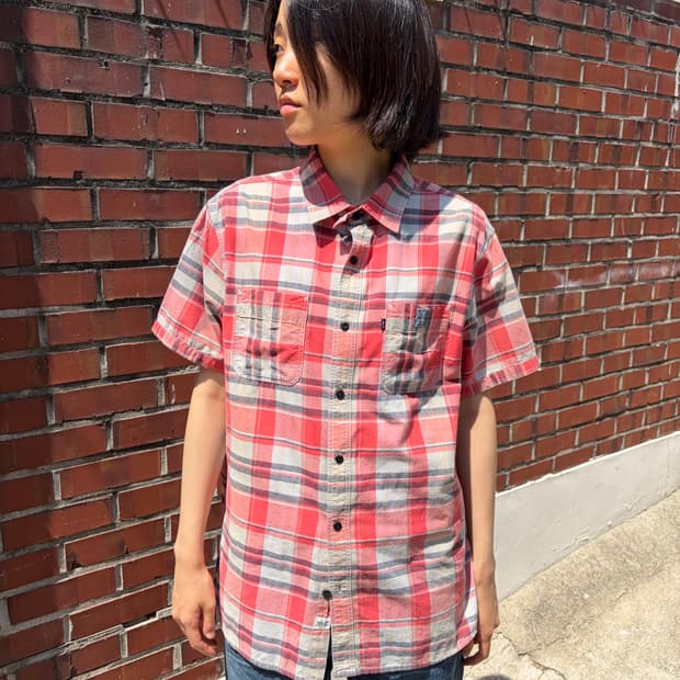 Levi’s 레드 체크 반팔 셔츠
