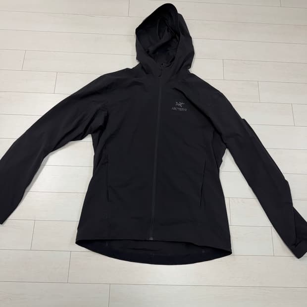 아크테릭스 감마 SL M 사이즈 블랙  상태 9.9/10   로고랑 영문