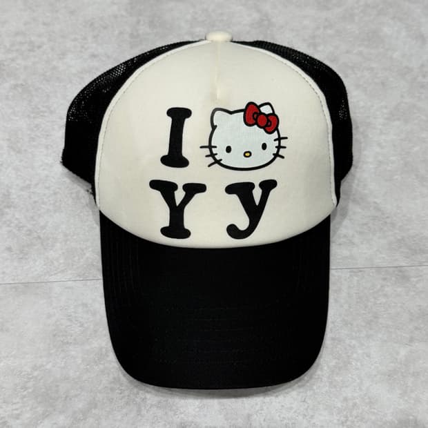 OPEN YY 오픈 와이와이 헬로키티 트러커 모자