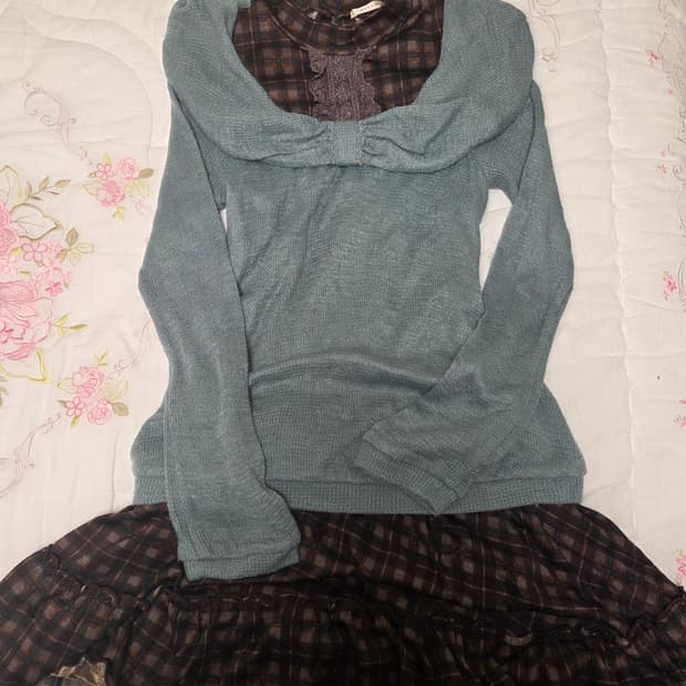 엑시즈팜 민트초코 모리걸 라떼갸루 리본 니트 원피스