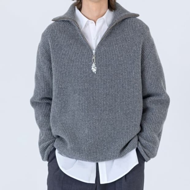 벨리에 하프집업 니트