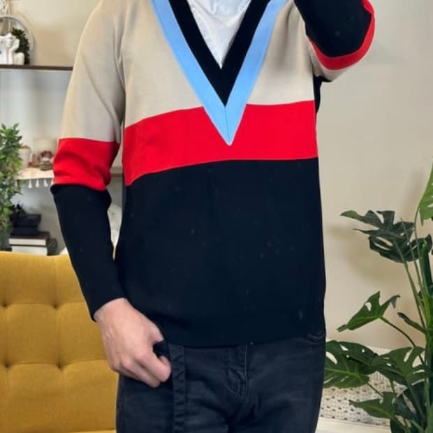 멀버리 LILLy  브이넥 오버핏 니트 WK4462