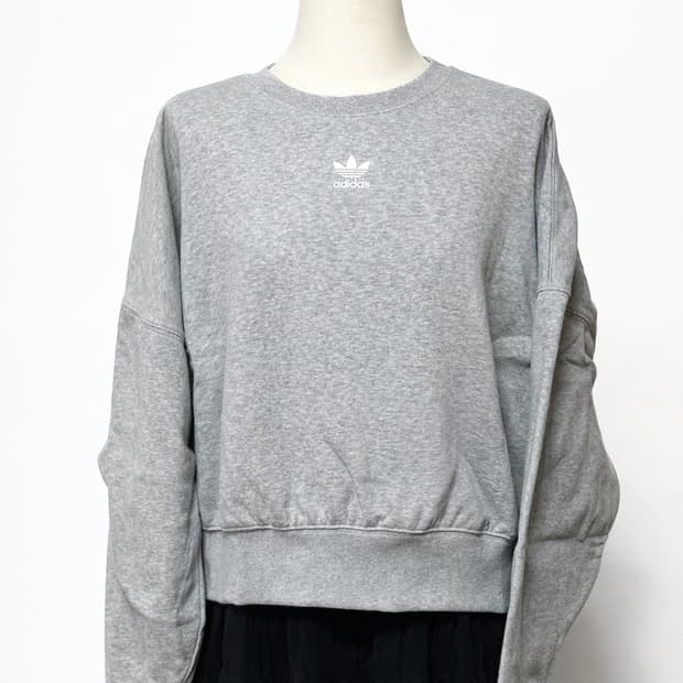 아디다스 Y2K 미니로고 그레이 크롭 맨투맨