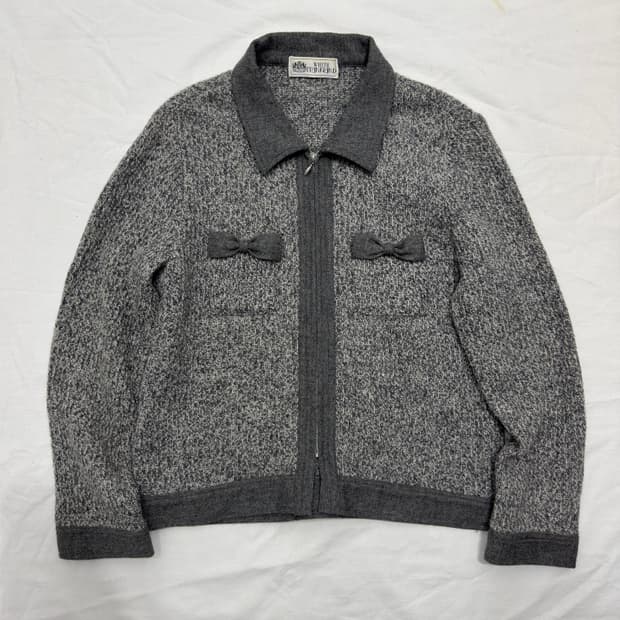 white itarkiard ribbon wool zipup