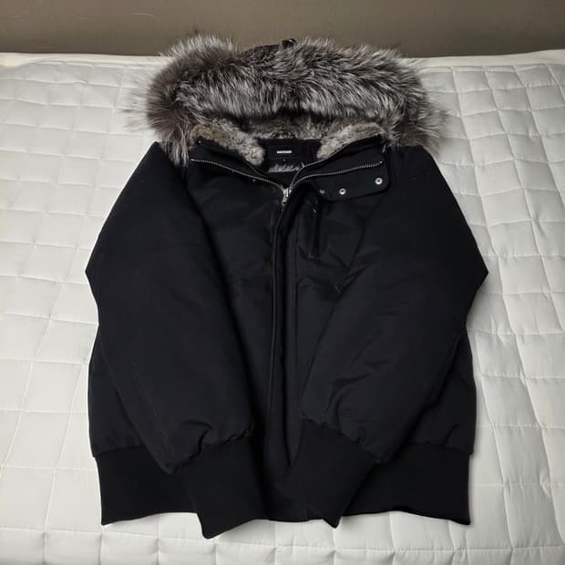 {클로젯}[42][23~24F/w]맥케이지 딕슨 실버퍼 숏 다운 패딩