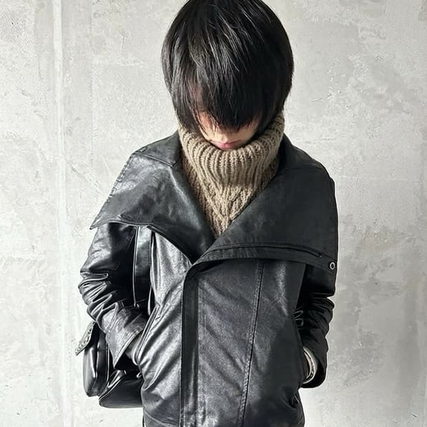 더솔로이스트 2017AW 울 반다나 넥워머 베이지컬러