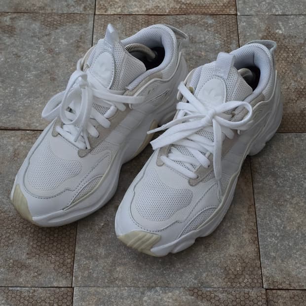 (240)아디다스 매그머 러너 