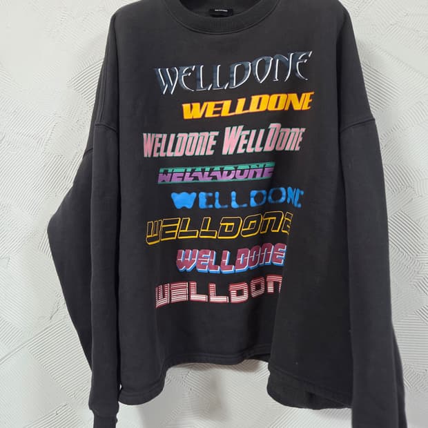 웰던 WELLDONE 블랙 맨투맨 티셔츠