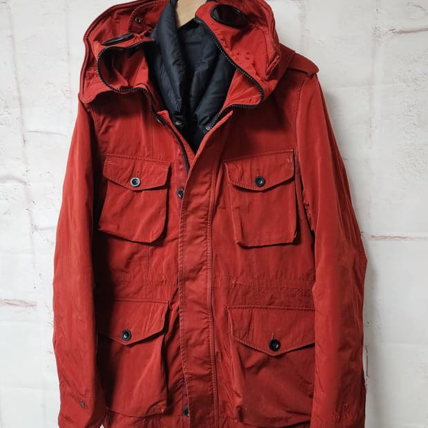 CP컴퍼니 고글 후드 패딩자켓