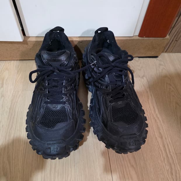 발렌시아가 디펜더42