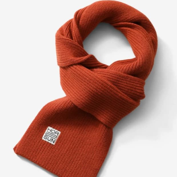 홀리선 머플러 러스트 오렌지 팝니다