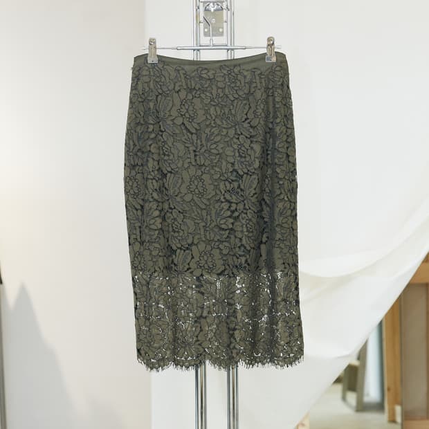 Flower Pattern Lace Midi Skirt