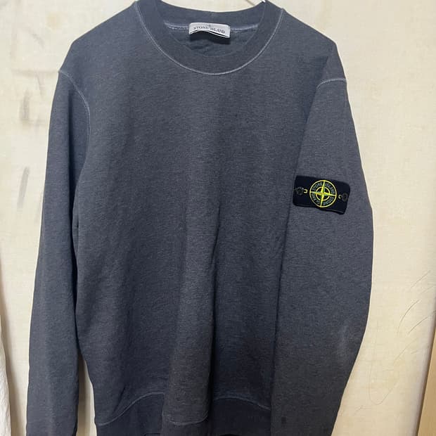 스톤 아일랜드 맨투맨 25FW