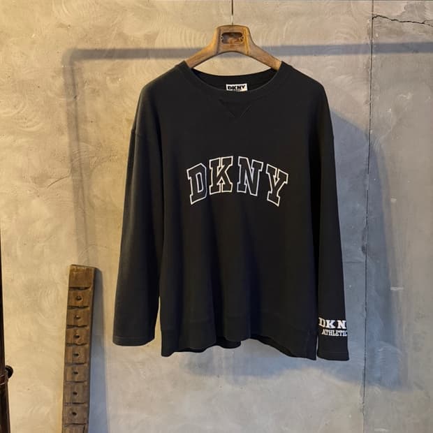 DKNY 그래픽 맨투맨 66~77