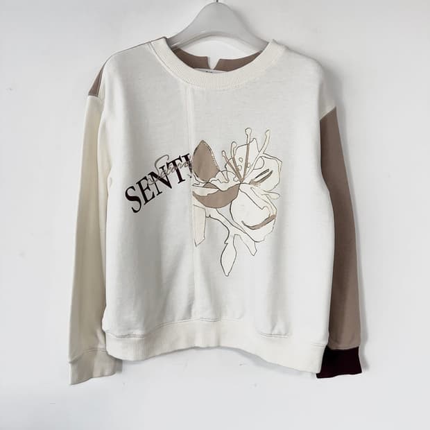 오즈세컨 컬러블록 프린팅 맨투맨