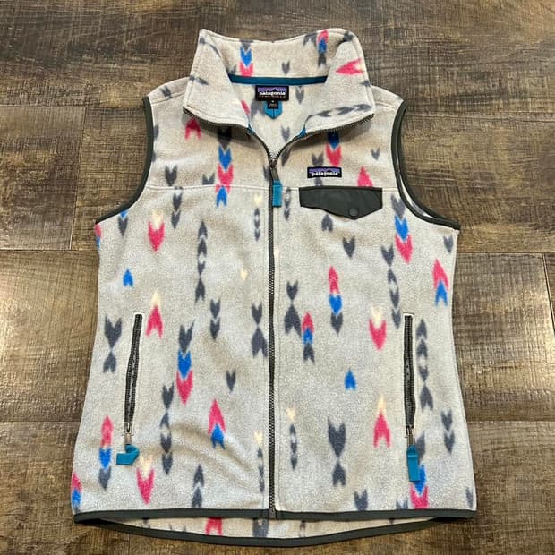 파타고니아 클래식 신칠라 플리스 베스트