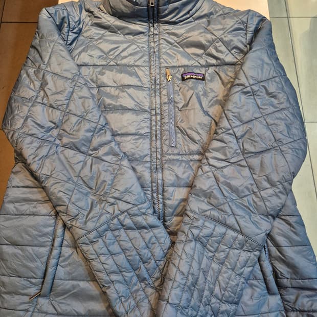 파타고니아 나노 퍼프 경량패딩 실버 그레이 xl 95~100 판매합니다 